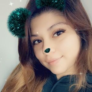 Meet your Posher, Alejandra